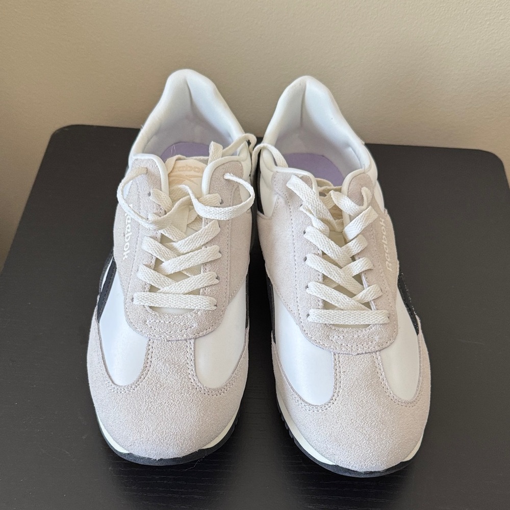 Reebok Women’s White and Black Sneakers Retro Comfortable Neutral - Picture 3 of 7